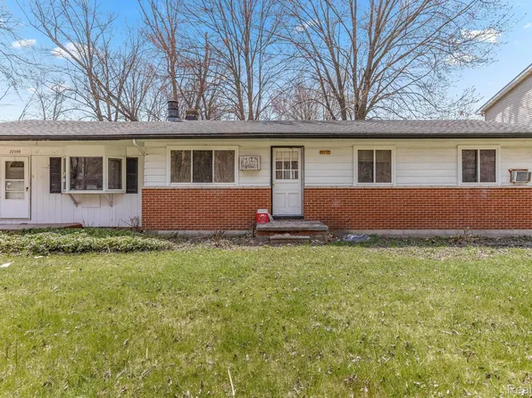 27590 Hiller St, Harrison Township, MI 48045