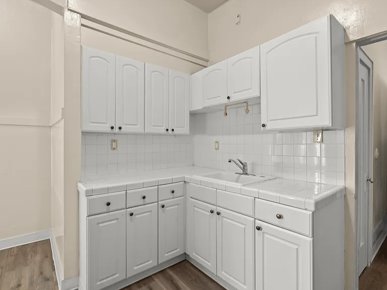 59 S 5th St #8 — Photo 9