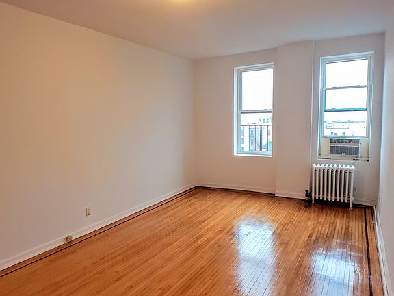 3rd image of 460 Ovington Ave #B5