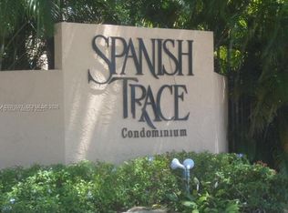 10818 N Kendall Dr APT R28, Miami, FL 33176