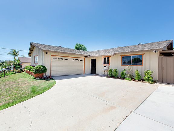 3rd image of 4931 Siesta Dr
