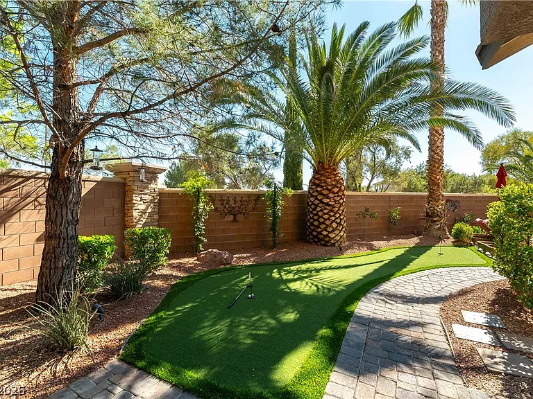 1041 Baronet Dr — Photo 42