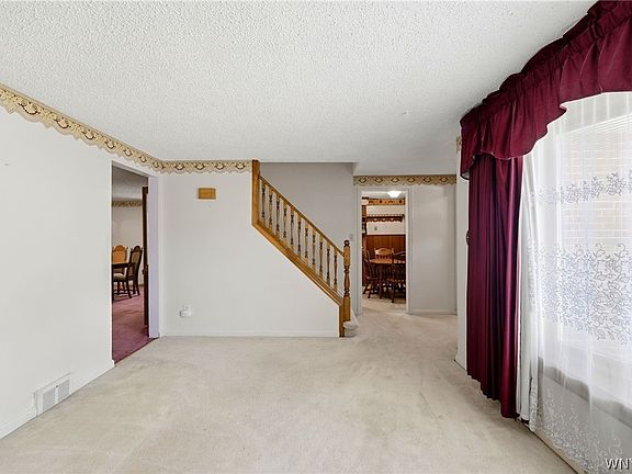 3rd image of 121 Vegola Ave