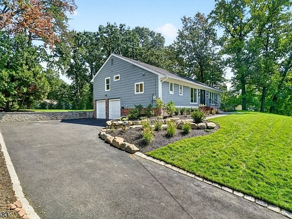 2nd image of 910 Minisink Way