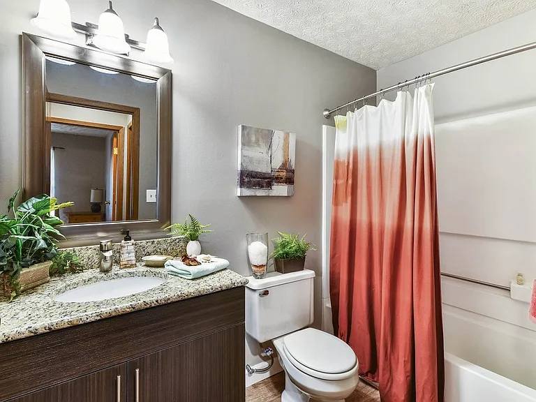 Bolton Estates Apartments — Photo 7