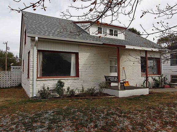 2nd image of 1513 Burlington Blvd