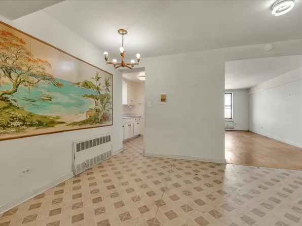 2475 East 11th Street image 3 of 16