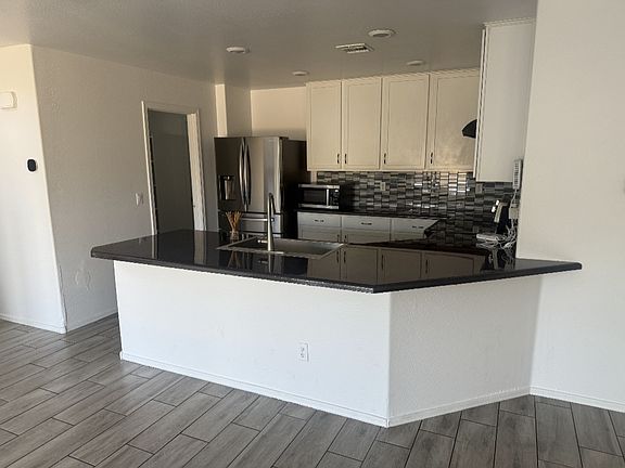 3rd image of 40631 W Christopher Dr
