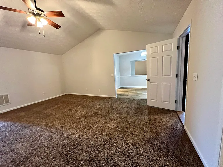 707 Porter Ln — Photo 10
