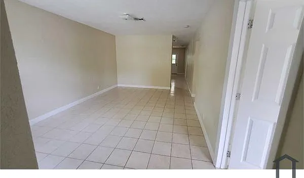 6822 SW 18th Ct — Photo 18
