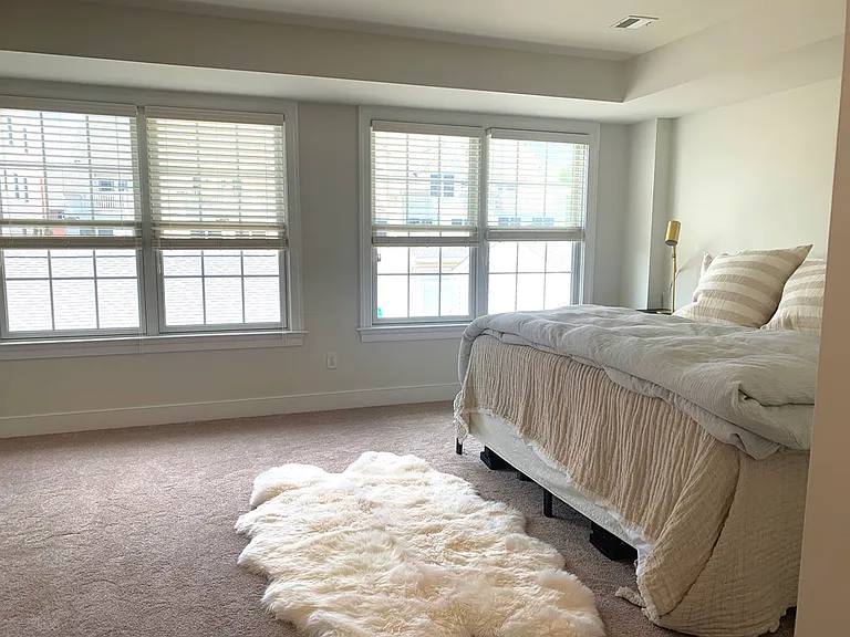 607 W Mulberry St — Photo 17
