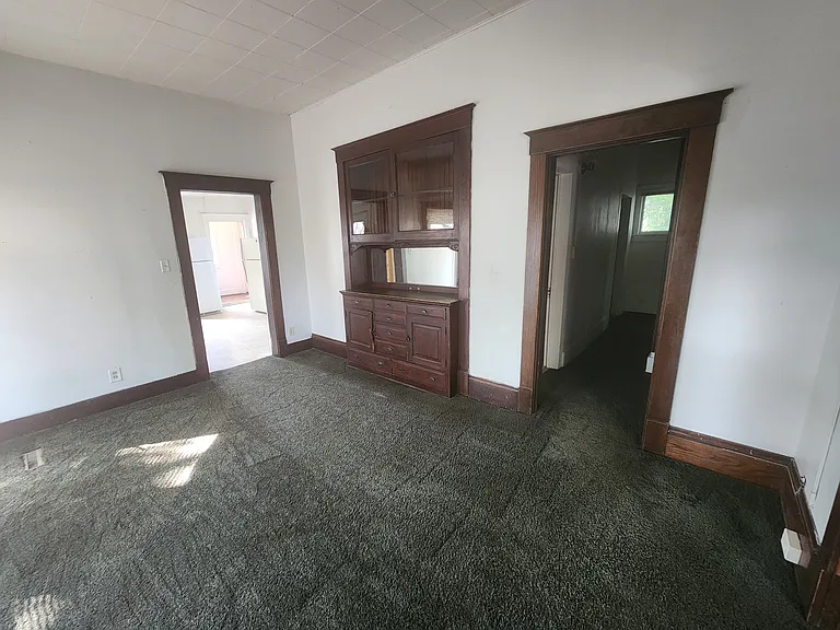 223 Broadway St — Photo 10