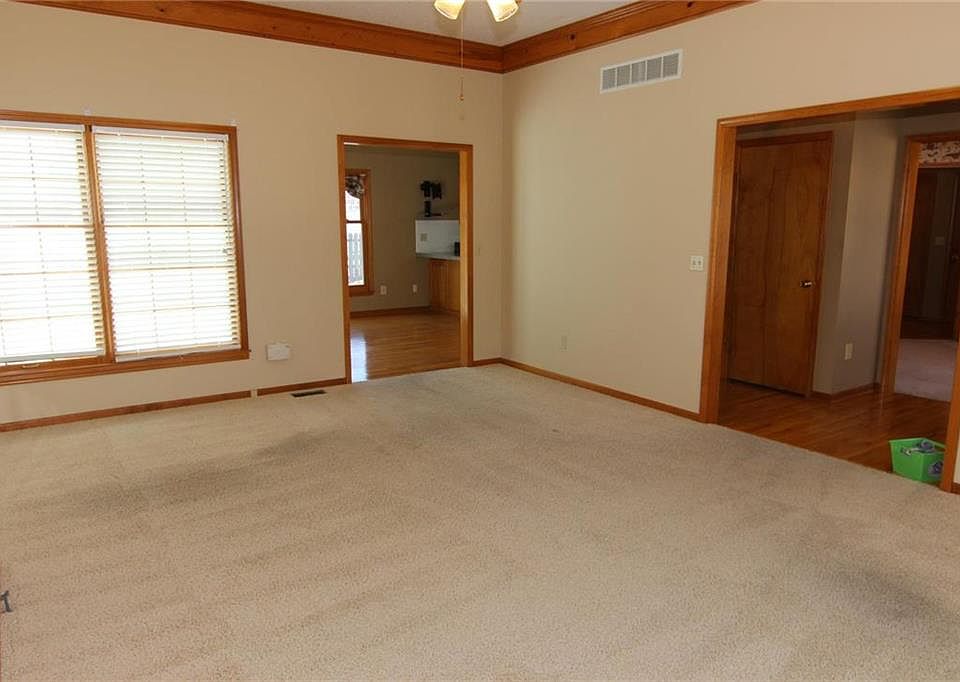 6822 Bluejacket St, Shawnee, KS 66203 Zillow