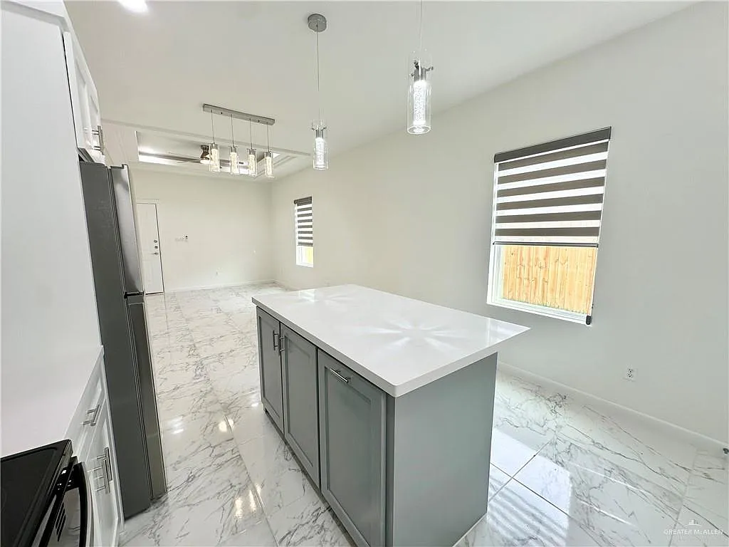 2 bed, 2.0 bath, 950 sqft, $1,250 — Photo 3