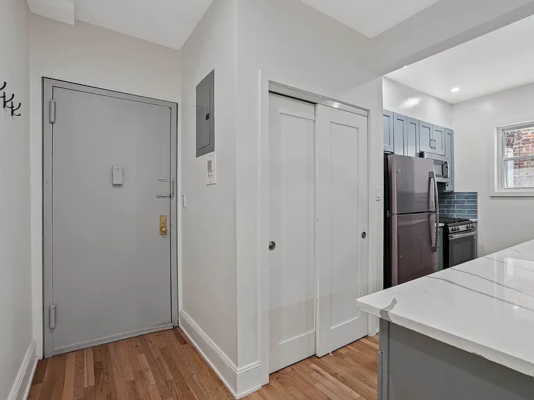 1821 Madison St #6 — Photo 9