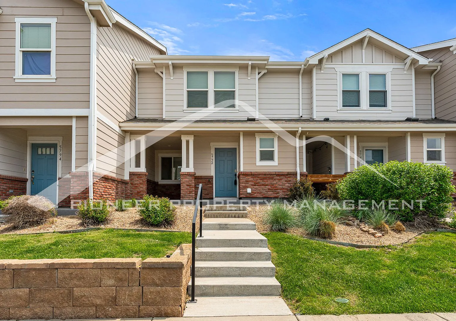 Charming Townhome with 1 Car Garage and Central A/C — Photo 1