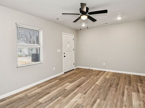 2nd image of 932 W Florida St