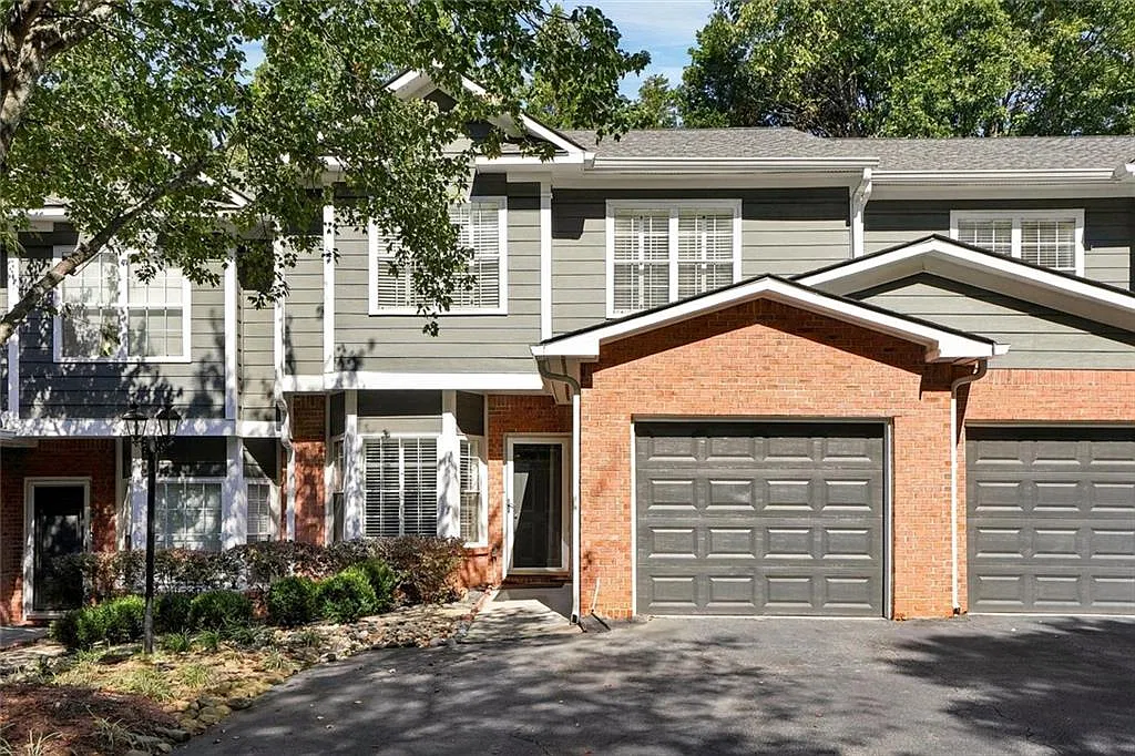 3 bed, 2.5 bath, 1866 sqft, $2,800 — Photo 1