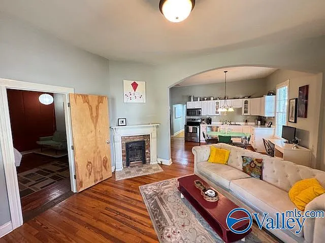 3 bed, 2.0 bath, 1256 sqft, $1,795 — Photo 4