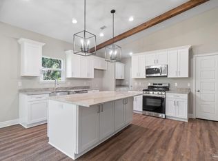 393 Hancock Ln, Pensacola, FL 32503