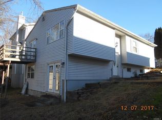 3 Pine St, Middletown, NY 10940