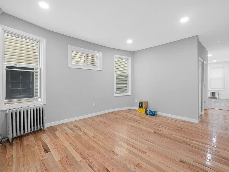 189 Clerk St #1 — Photo 5