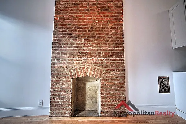 Rented by Metropolitan Realty | media 16