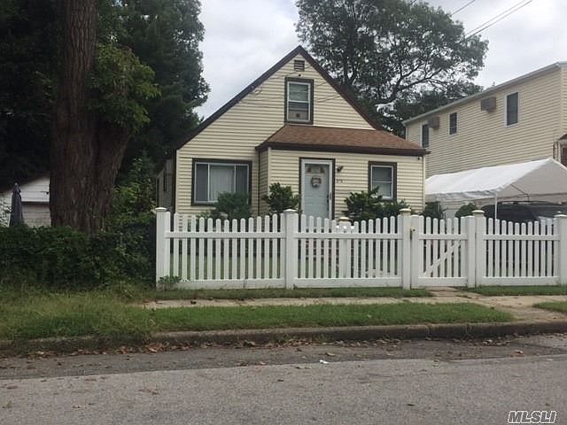 1st image of 373 Randall Ave