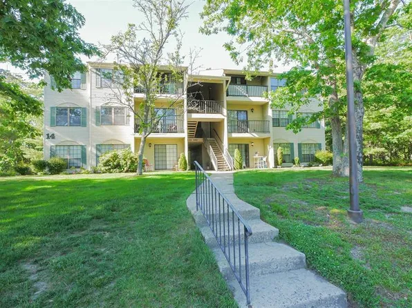 142 Sussex Pl #1409, Galloway, NJ 08205