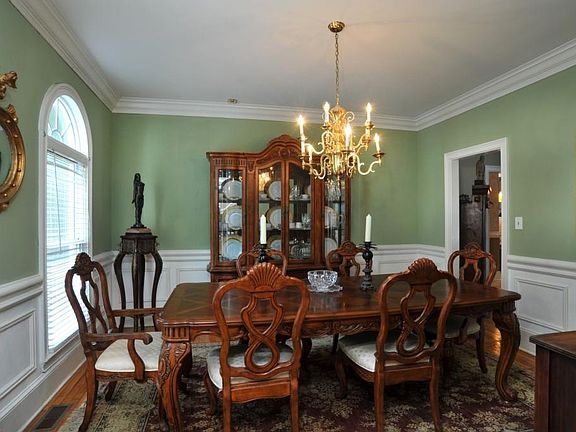 4th image of 6414 Elizabeth Dr