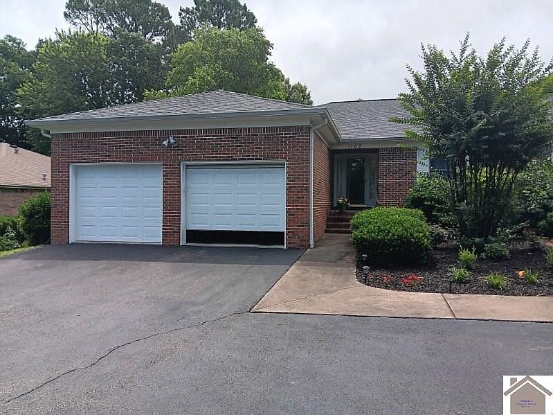 1st image of 1102 Robinwood Dr