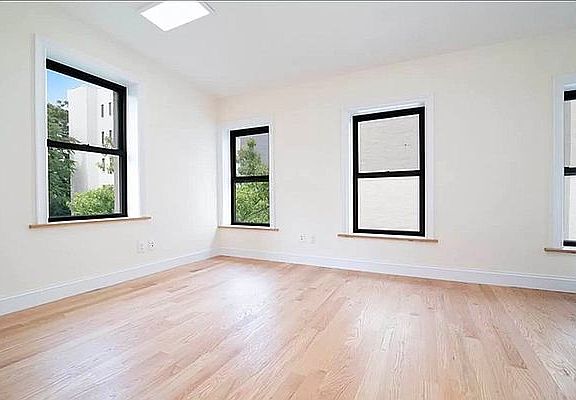 2nd image of 549 E 13th St Frnt 4