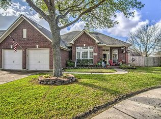 10926 Oakwood Dr, La Porte, TX 77571