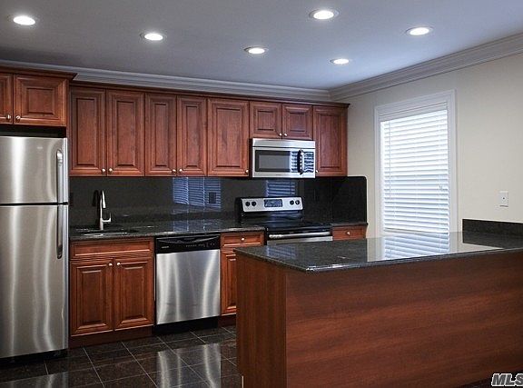 5th image of 333 Candee Ave #B1