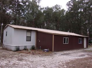 566 SW Newark Dr, Fort White, FL 32038