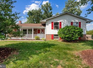 100 W Frederick Dr, Sterling, VA 20164