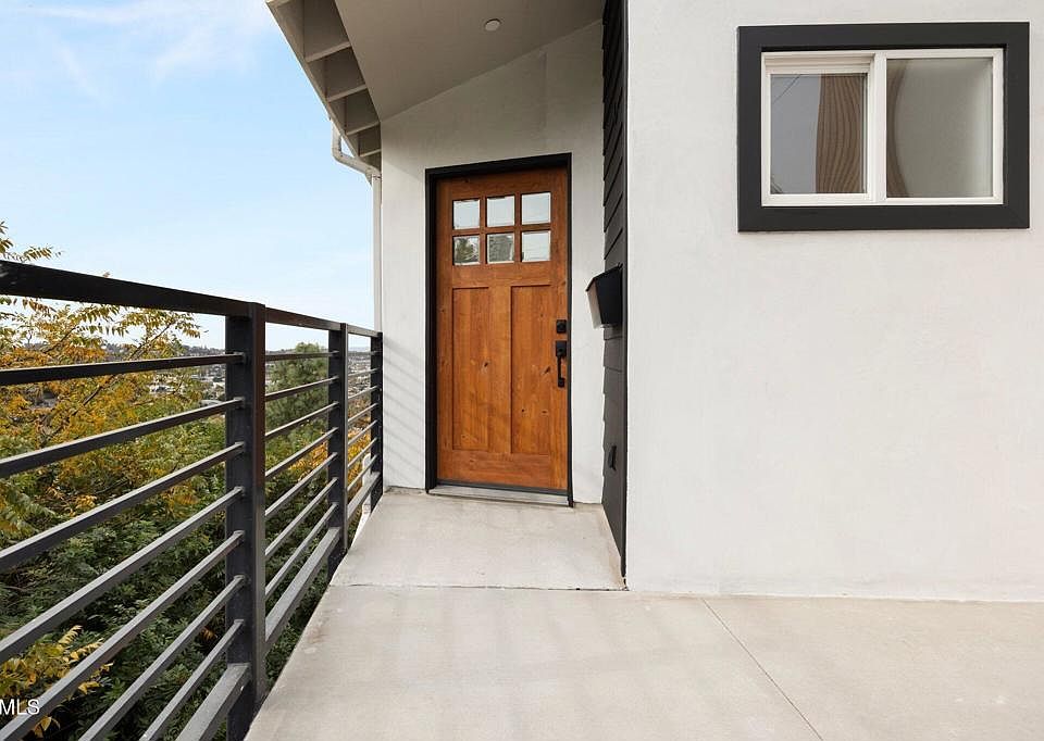 1st image of 2385 Yorkshire Dr