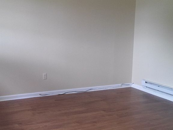 4th image of 1657 Syracuse Ave NW