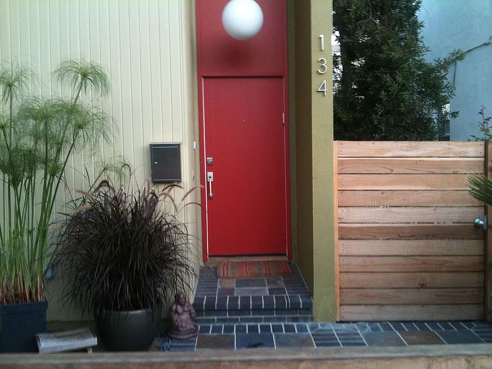 1st image of 134 Bennett Ave