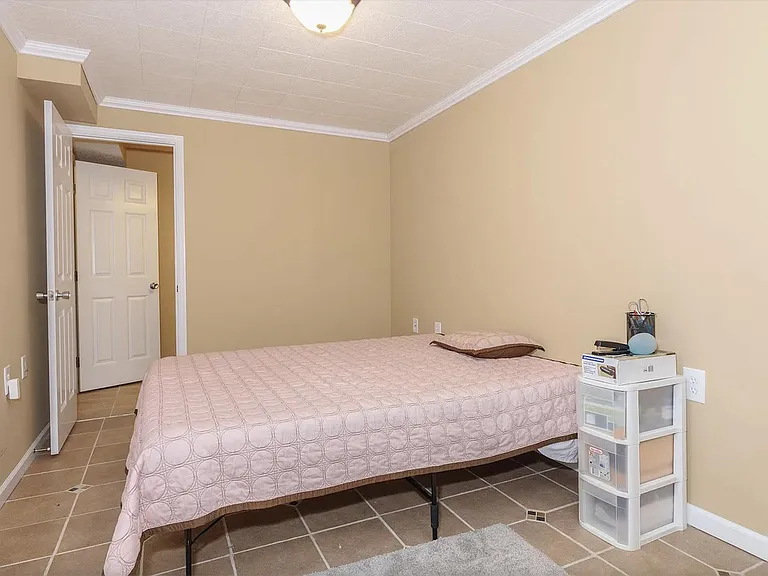 1608 Whitmer Ct — Photo 27
