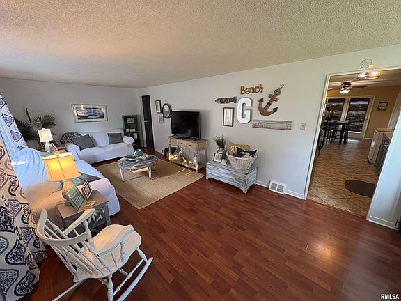 3rd image of 514 Holford Dr