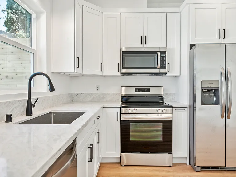 6007 W 85th Pl — Photo 9