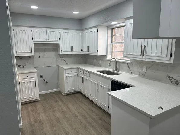 1212 John St, Longview, TX 75602