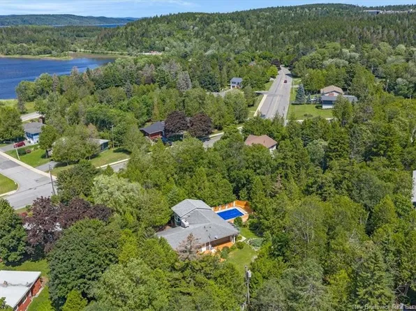 100 Kennebecasis Dr, Saint John, NB E2K 2G1