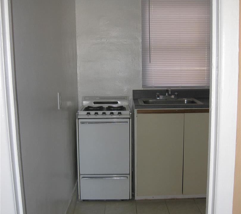 2nd image of 15006 Kingsdale Ave APT 4