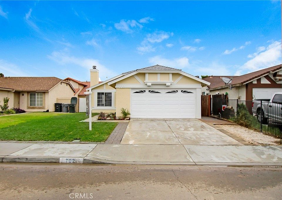 1st image of 702 Clearwater Dr