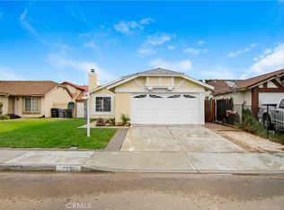 702 Clearwater Dr, Perris, CA 92571