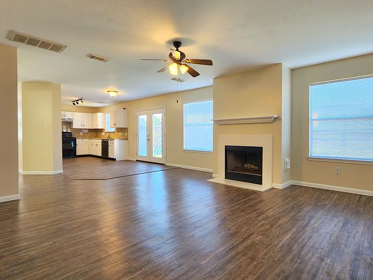 18123 Noble Forest Dr — Photo 8