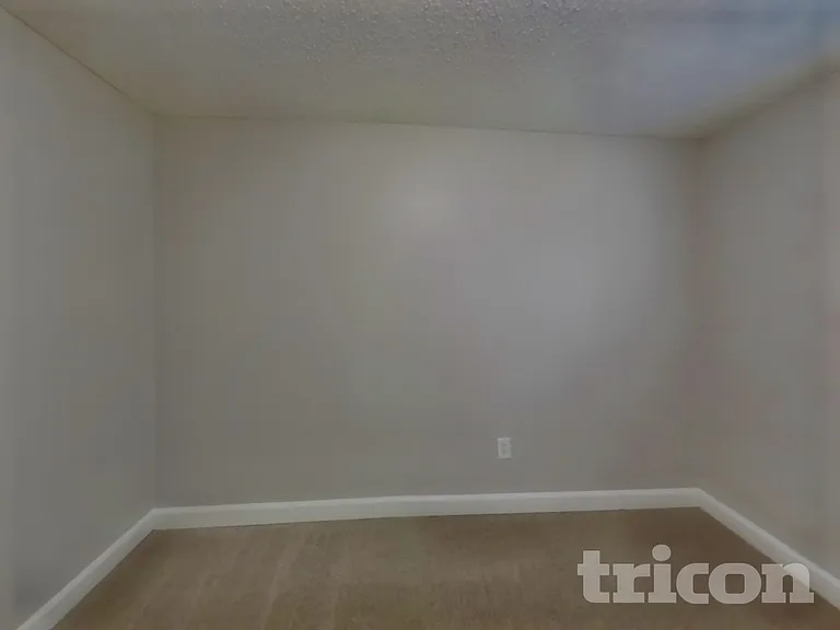 1641 Rhonda Dr — Photo 13