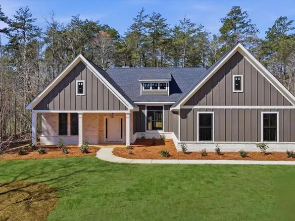 125 Scarlett Pippin Dr, Clarkesville, GA 30523